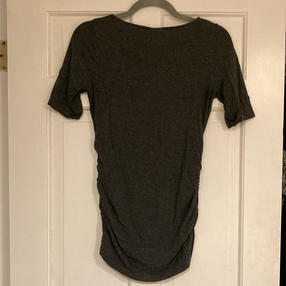 A Pea in a Pod maternity short sleeve shirt, size XS grey EUC - Picture 3 of 3